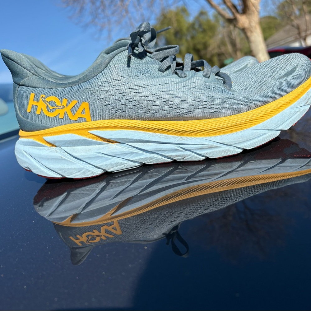 Hoka Clifton 8 size 9.5 in mens